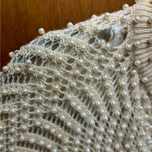 Vintage Pearl Top from Saks Fifth Avenue - Picture 7 of 8